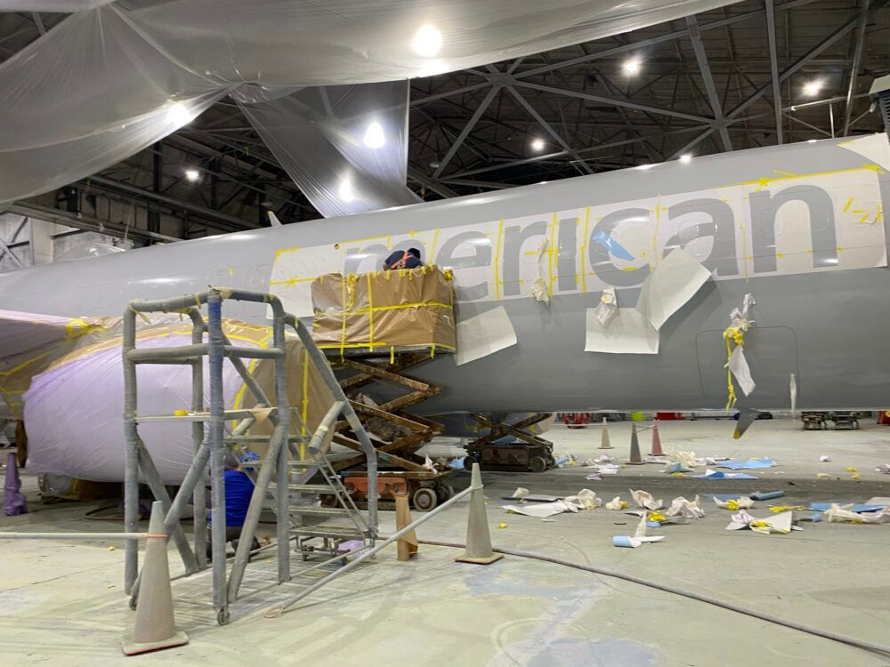 Boeing 737 repainting
