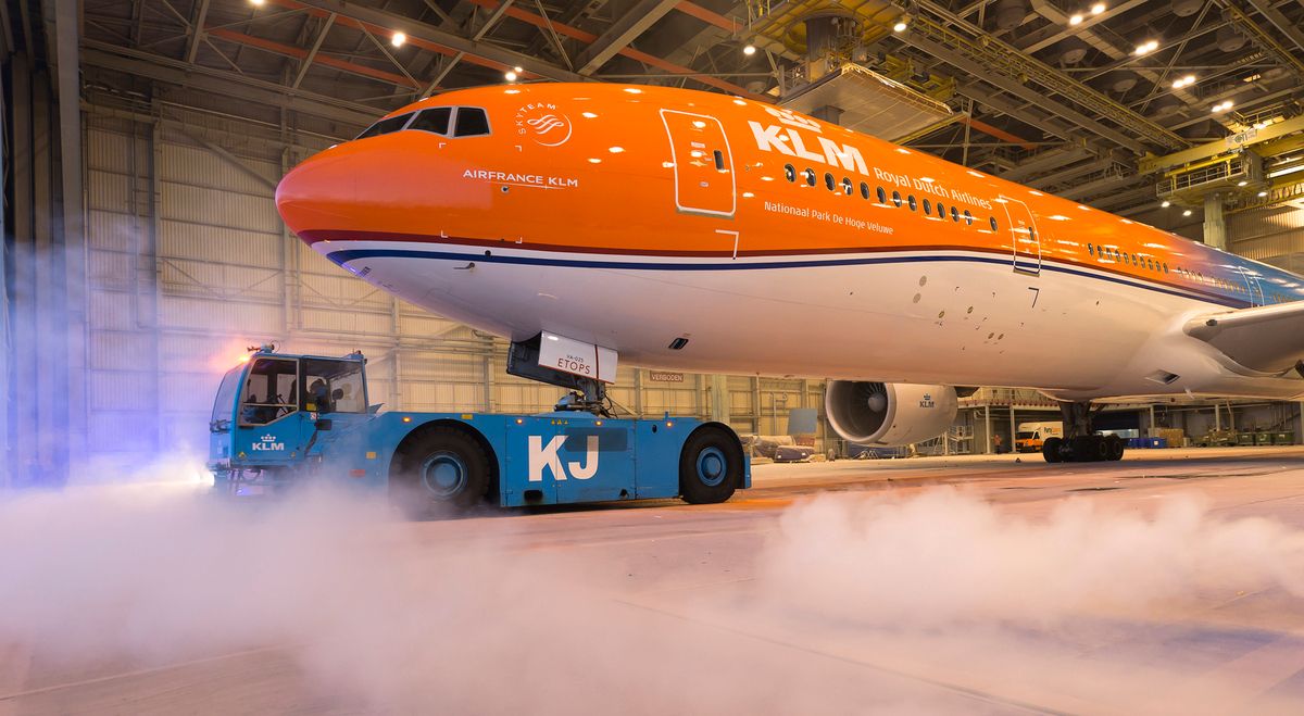 KLM 777 Orange Pride