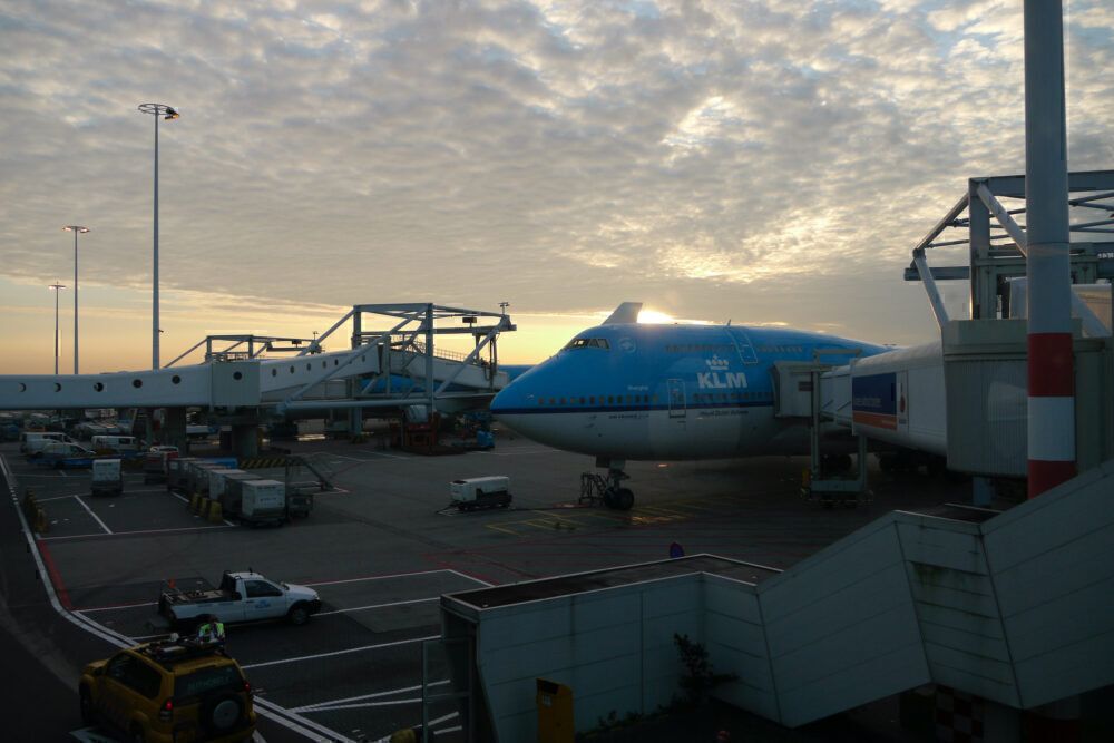 Do Any Airports Still Have Over Wing Jet Bridges?