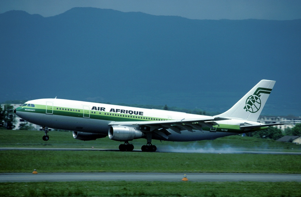 Air_Afrique_Airbus_A300B4-200_TU-TAO_GVA_1982-5-20