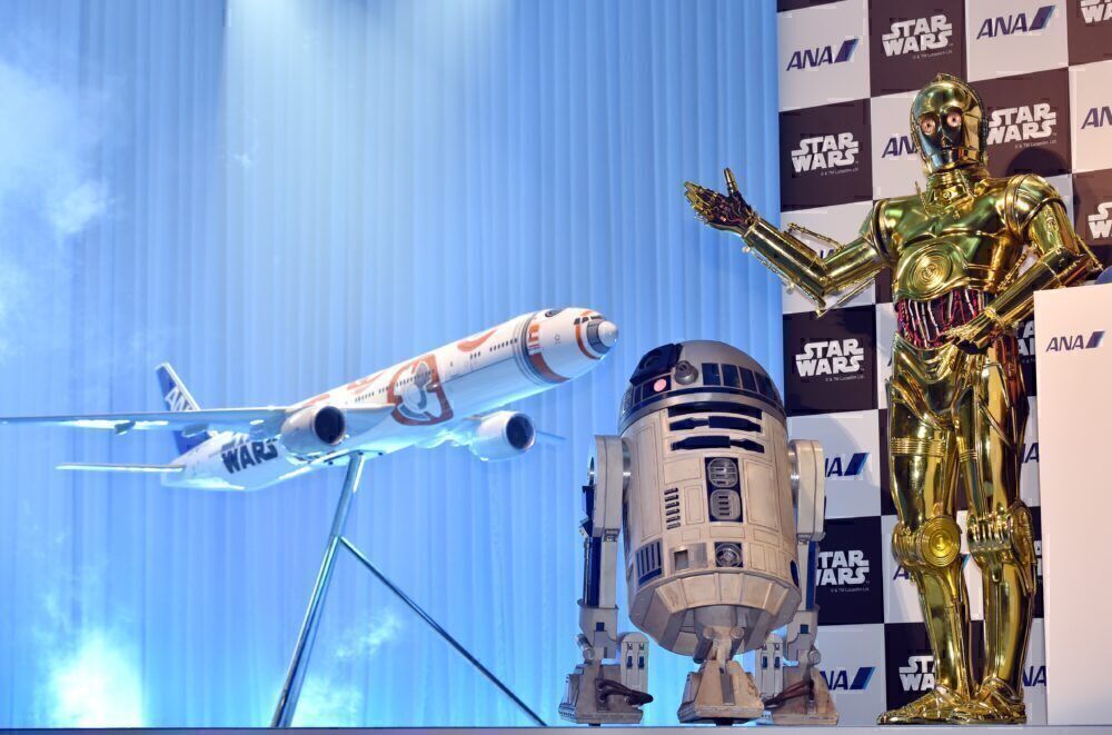 C3PO and R2D2 next to ANA Star Wars livery