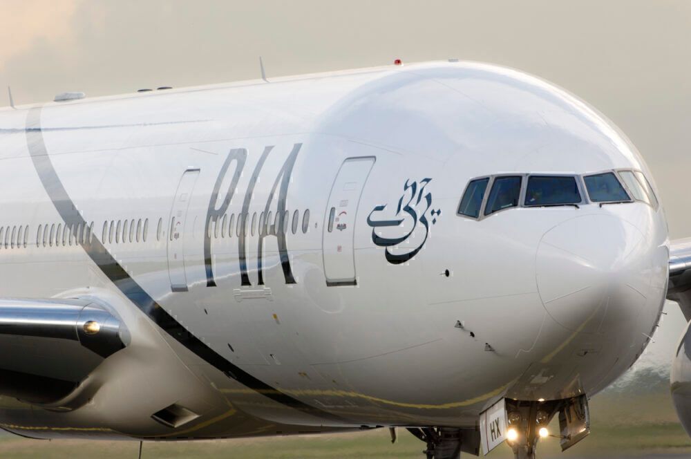 the Pakistan International Airlines PIA Boeing 777-240ER taxiing