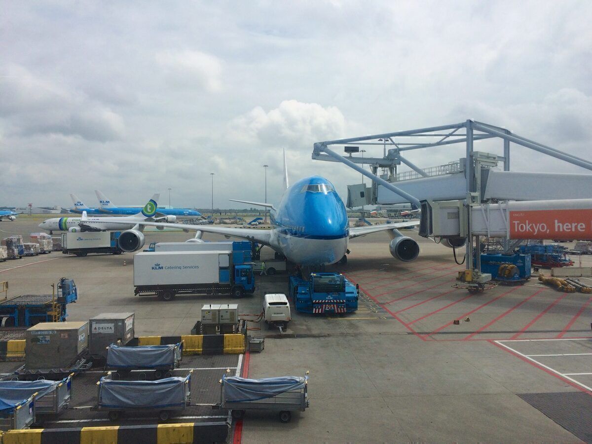 Do Any Airports Still Have Over Wing Jet Bridges?