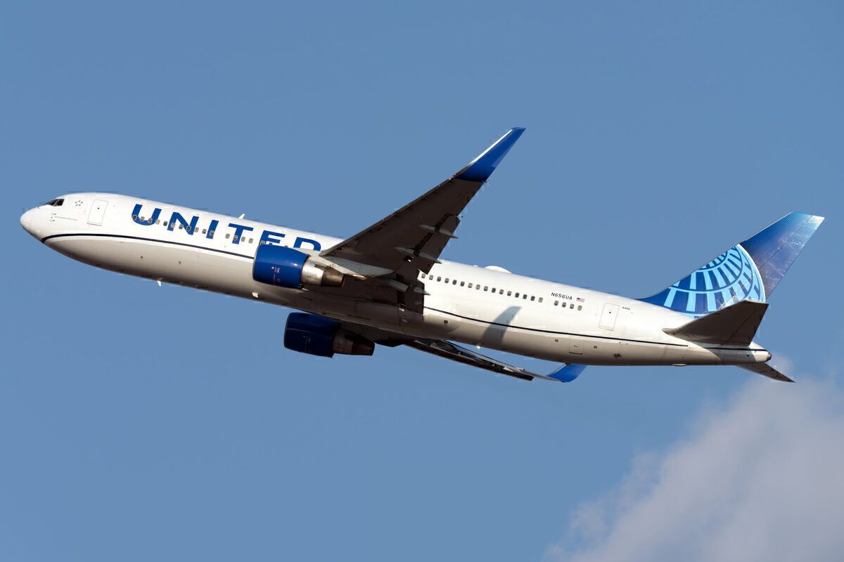 United Boeing 767-300ER