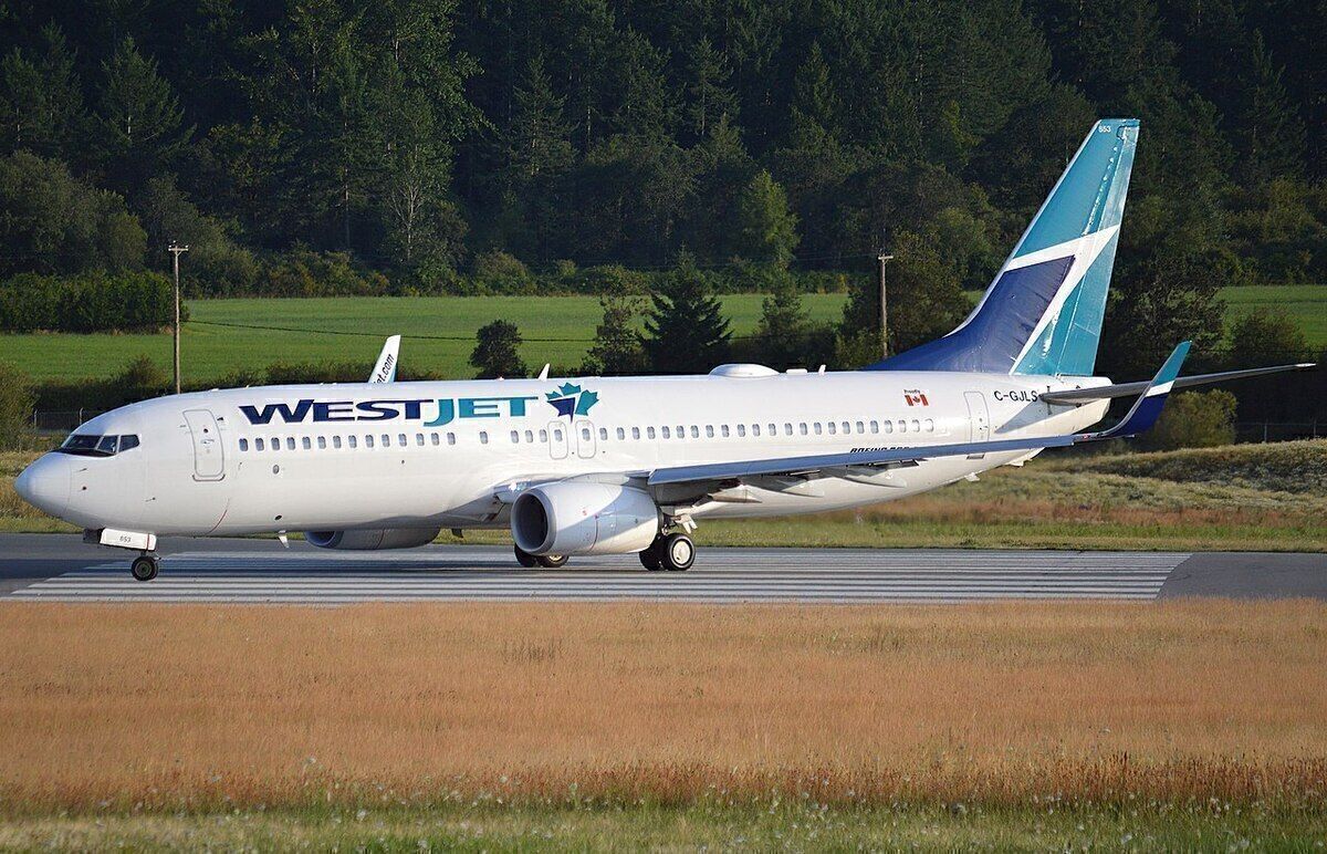WestJet Boeing 737 Victoria