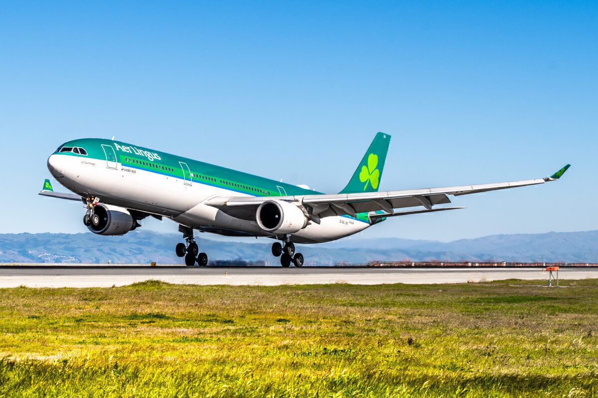 Aer Lingus A330 landing