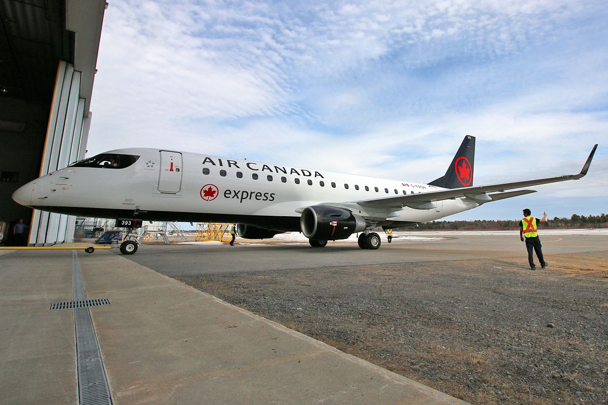 Air Canada Express ERJ-175