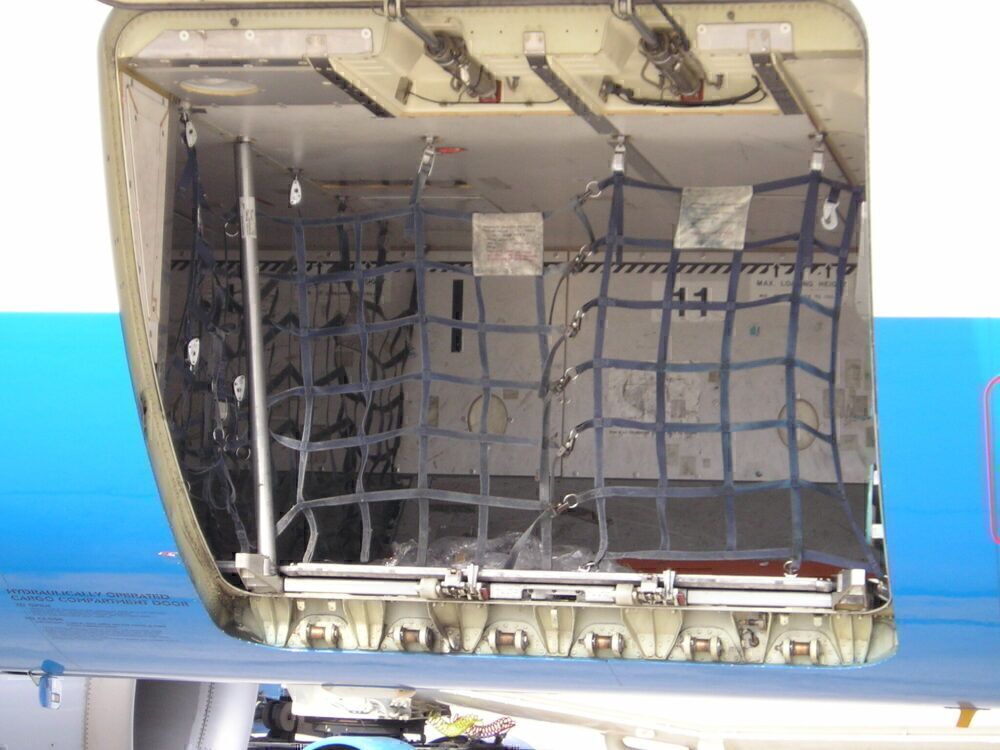 A320 baggage compartment