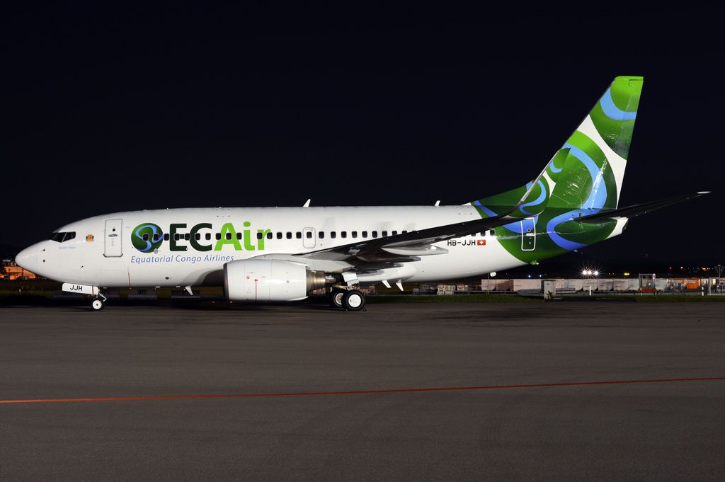 ECAir 737-700