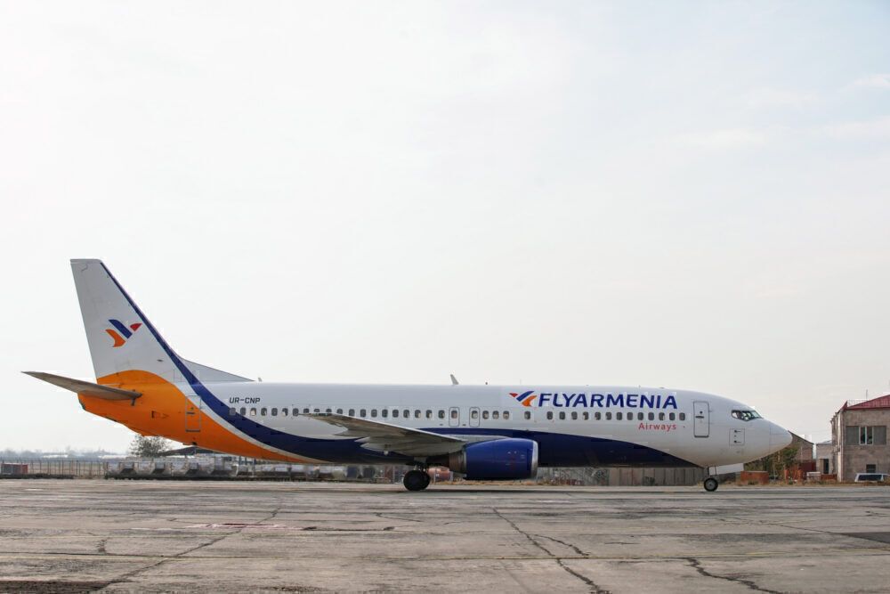 Fly Armenia 737-400