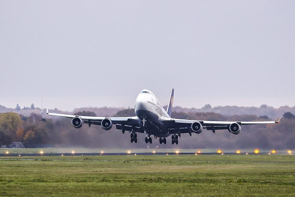 Lufthansa, Boeing 747-400, recalled