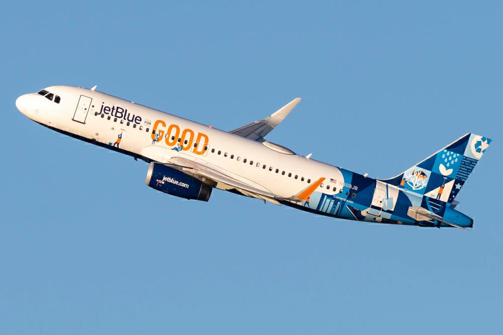 JetBlue A320 take off