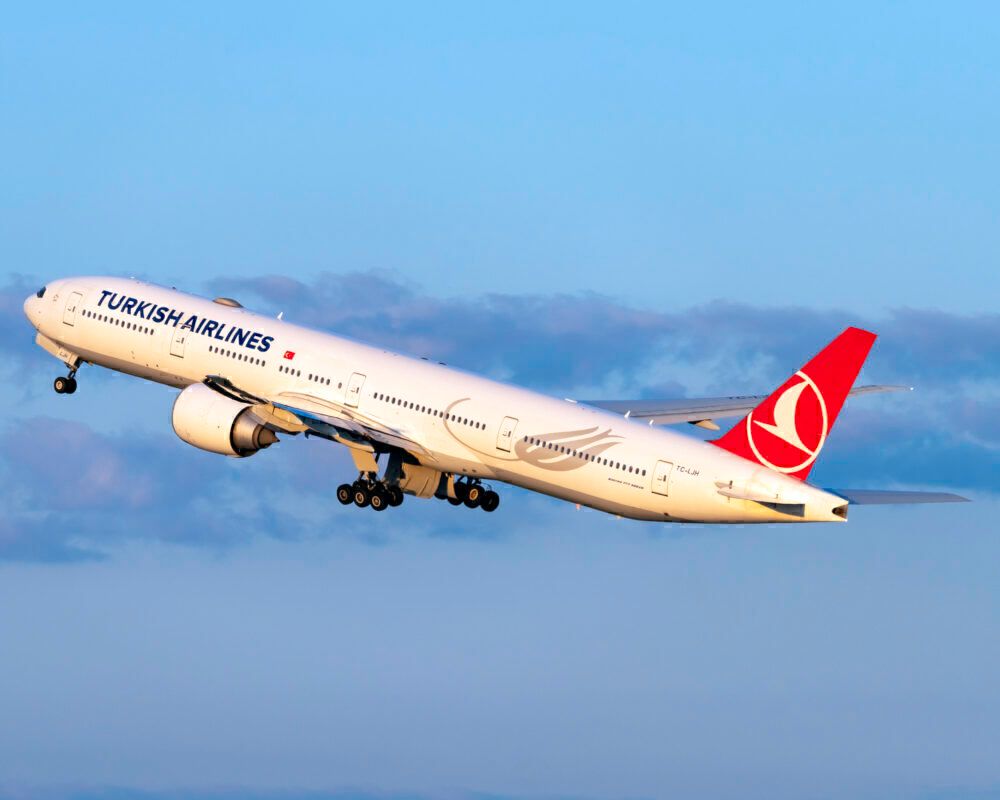 Turkish Airlines Boeing 777-3F2(ER) TC-LJH