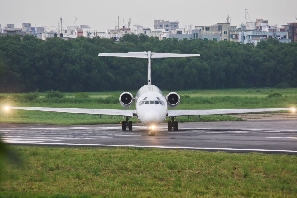 schabak1/600エアロイド航空MD-83 Abandoned? MD-83 Still At Indian Airport 5 Years After