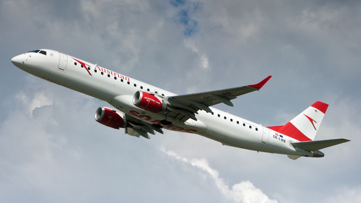 Austrian Airlines Embraer 195