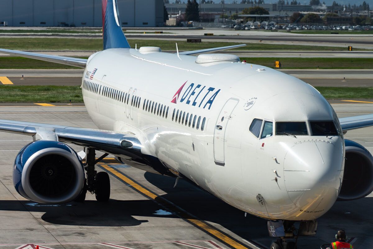 Delta Air Lines Will Begin Paying Cabin Crew When Flights Are Boarding