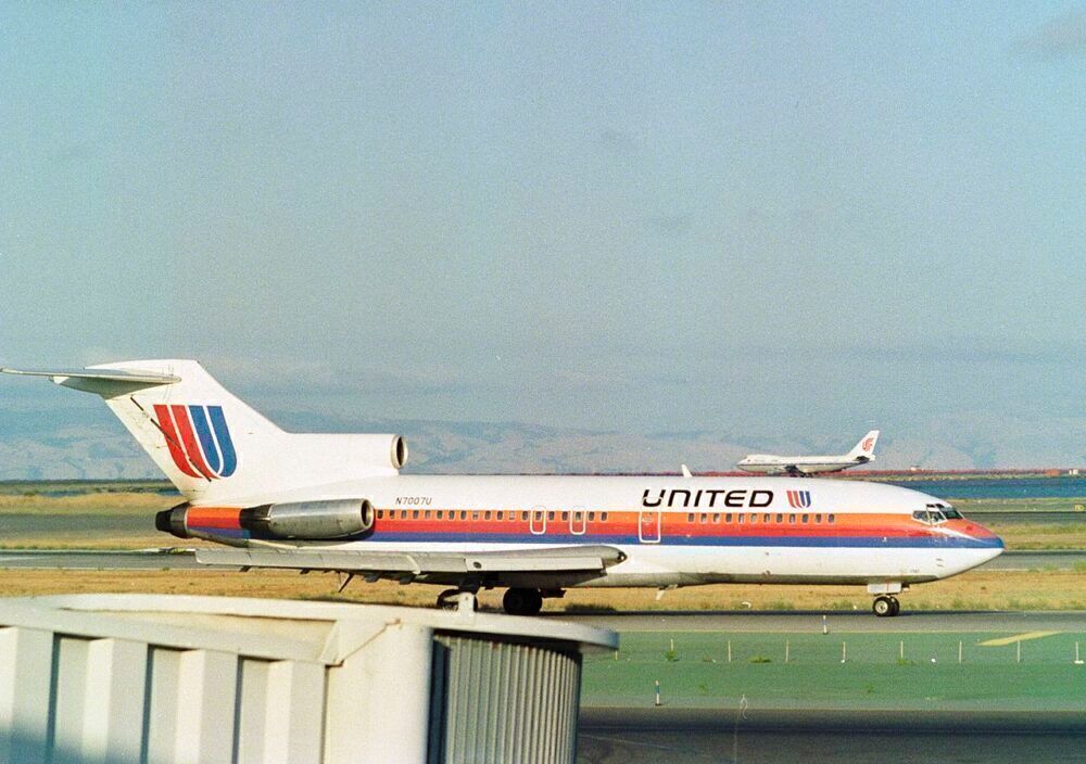 United Boeing 727