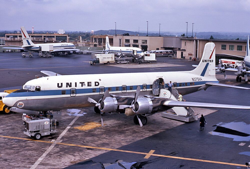 United Airlines Douglas DC-6