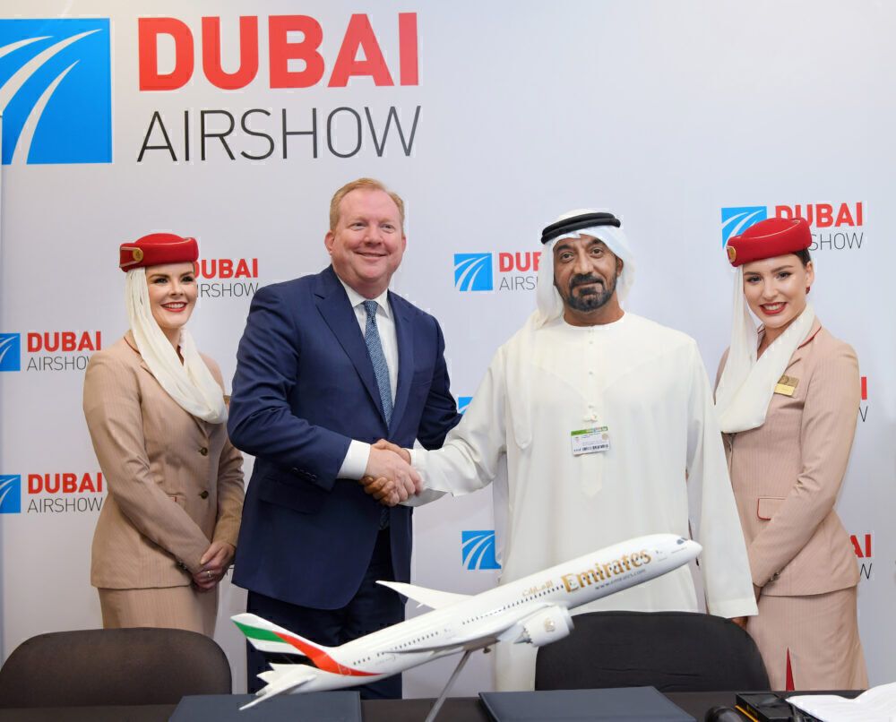 Emirates 787 signing