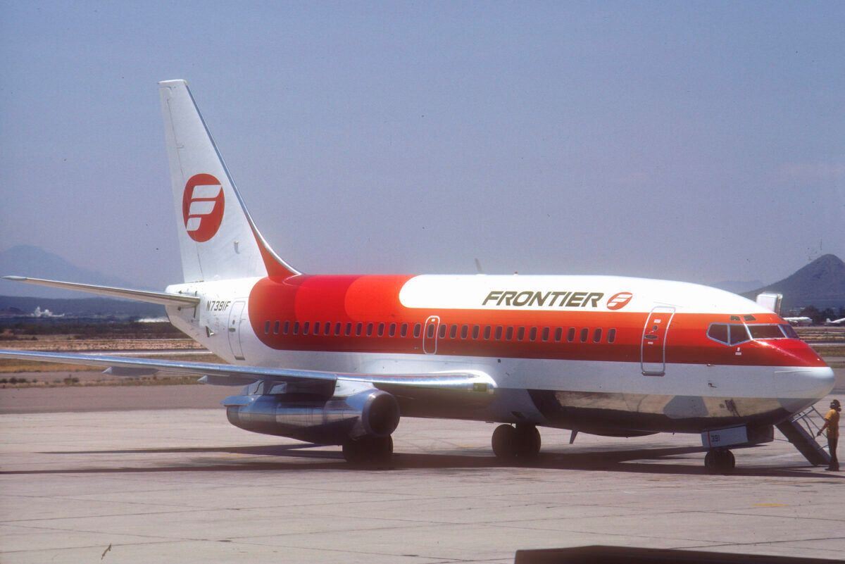 Frontier Airlines Boeing 737