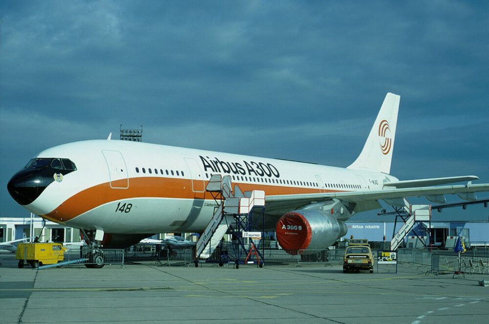 Airbus_A300B2-103_(F-WUAD)_at_Le_Bourget_Airport