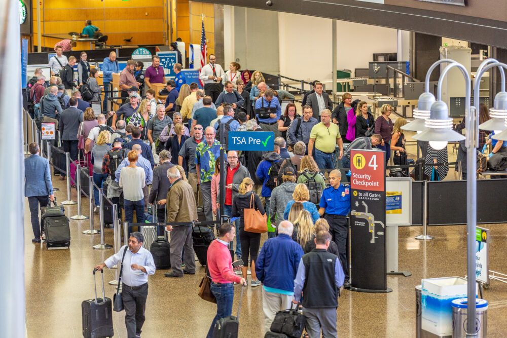 Security checkpoints and lines at Sea-Tac, 20 September 2018.