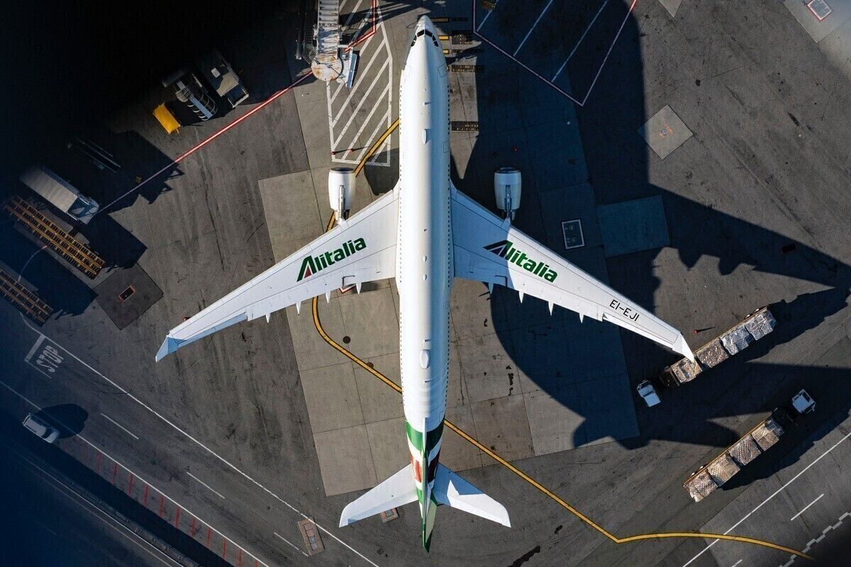 Alitalia Airbus A330-202 EI-EJI