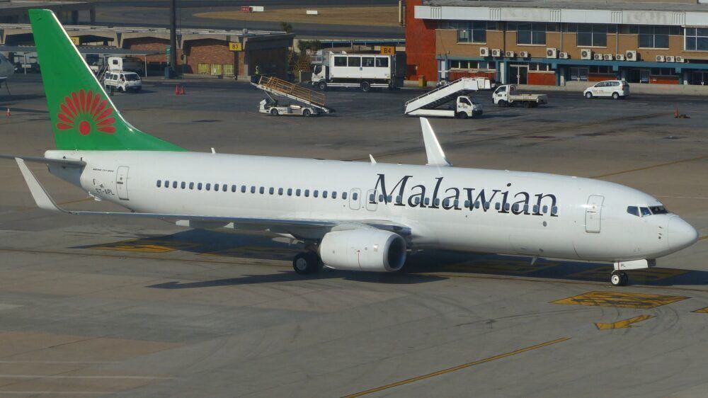 Malawi Airlines 737-800