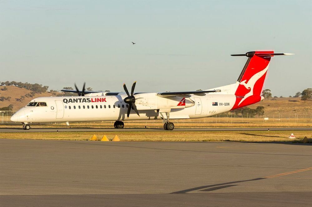 Qantas Dash-8-400