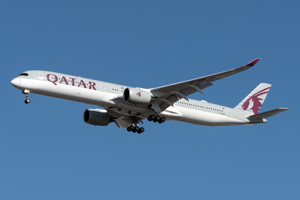 Qatar Airways Airbus A350-1041 A7-ANG