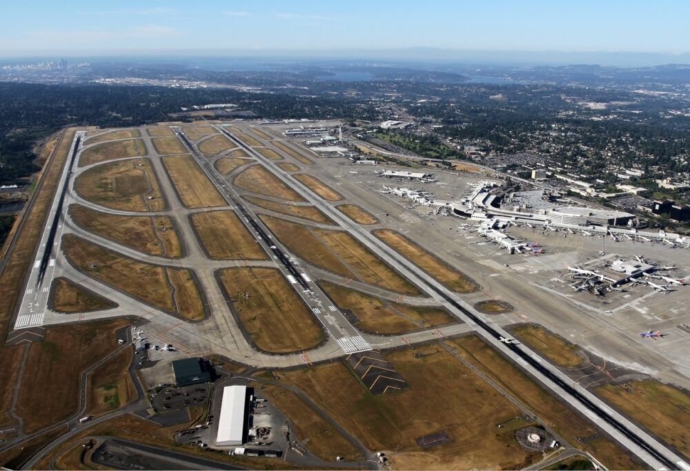 Seattle-Tacoma_Airport_Breidenstein-1
