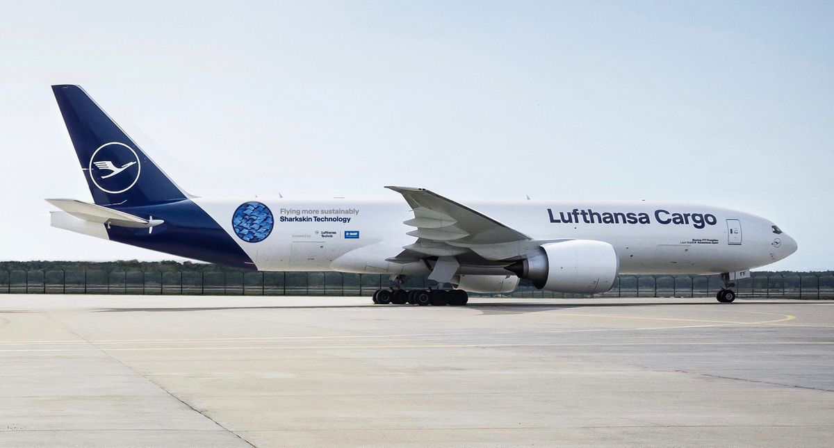 Lufthansa Cargo, Boeing 777F, Sharkskin