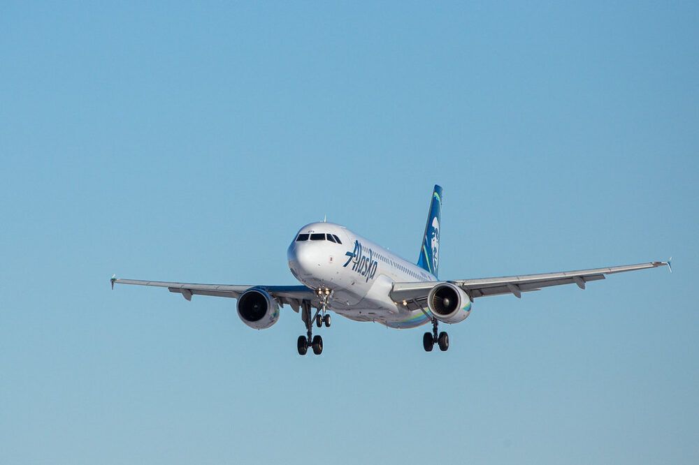 alaska-airlines-a320-denver
