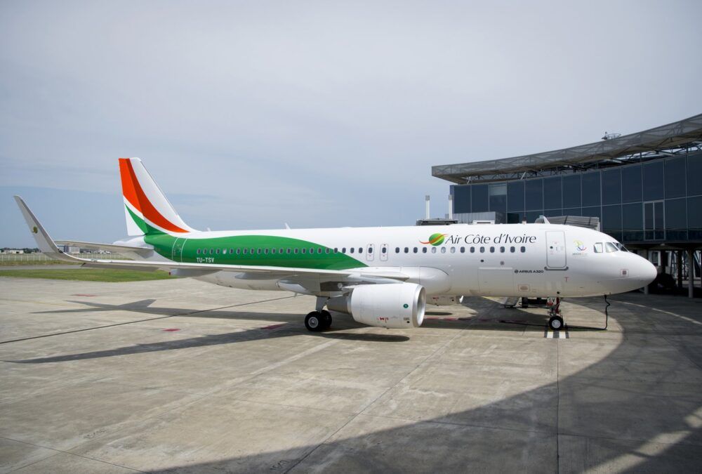 1st-A320-delivery-to-Air-Cote-d-Ivoire-012