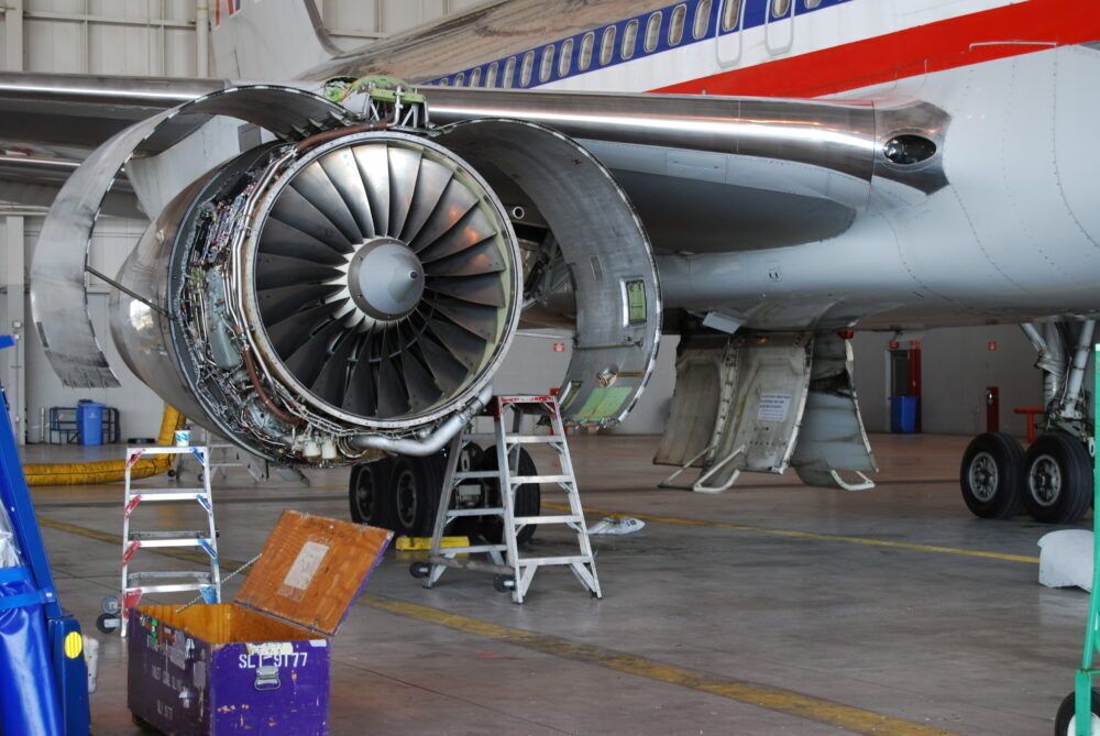 Rolls-Royce engine on 757