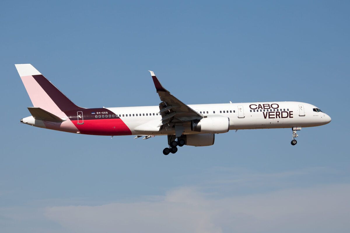 Cabo Verde Airlines Boeing 757