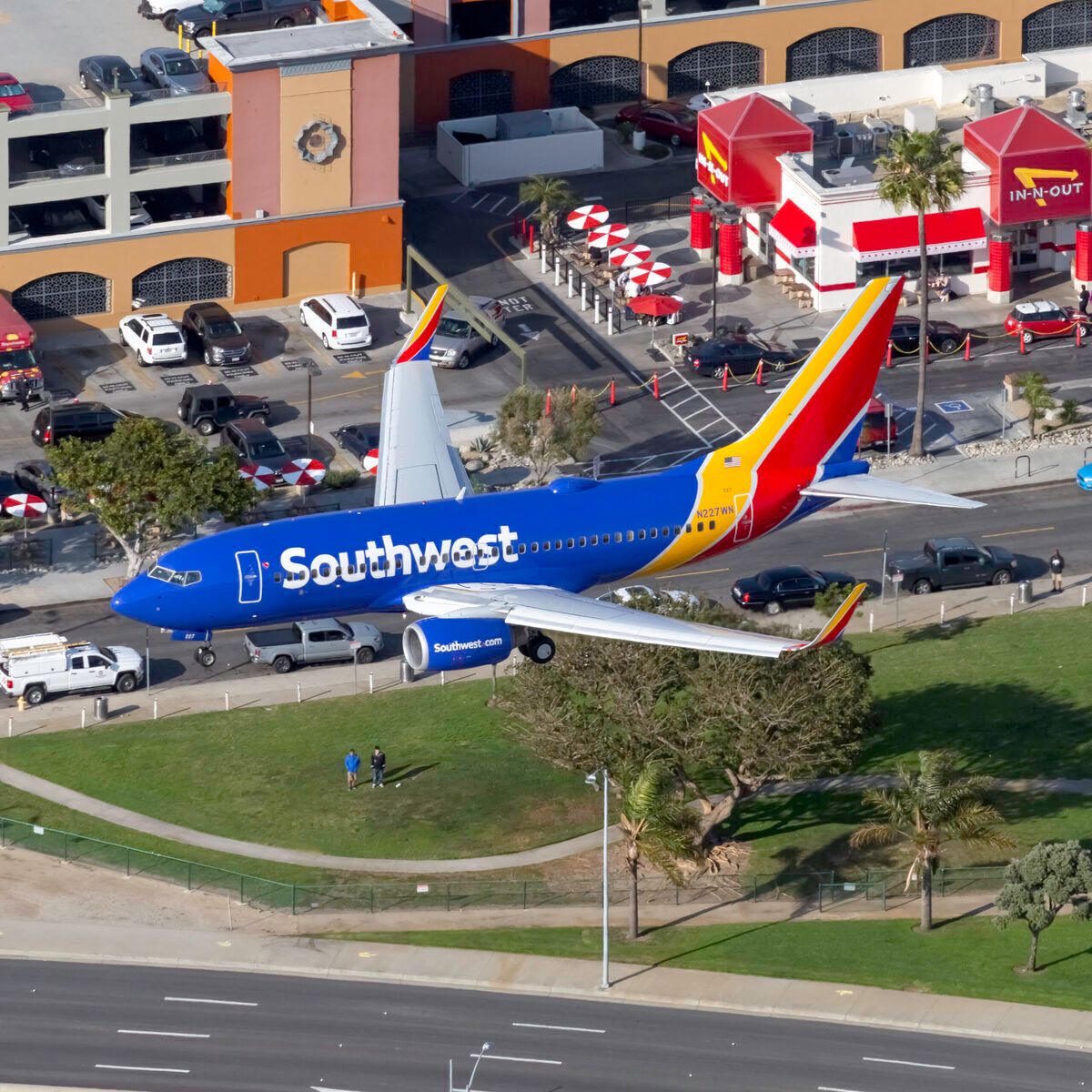 Southwest Airlines Boeing 737-7H4 N227WN