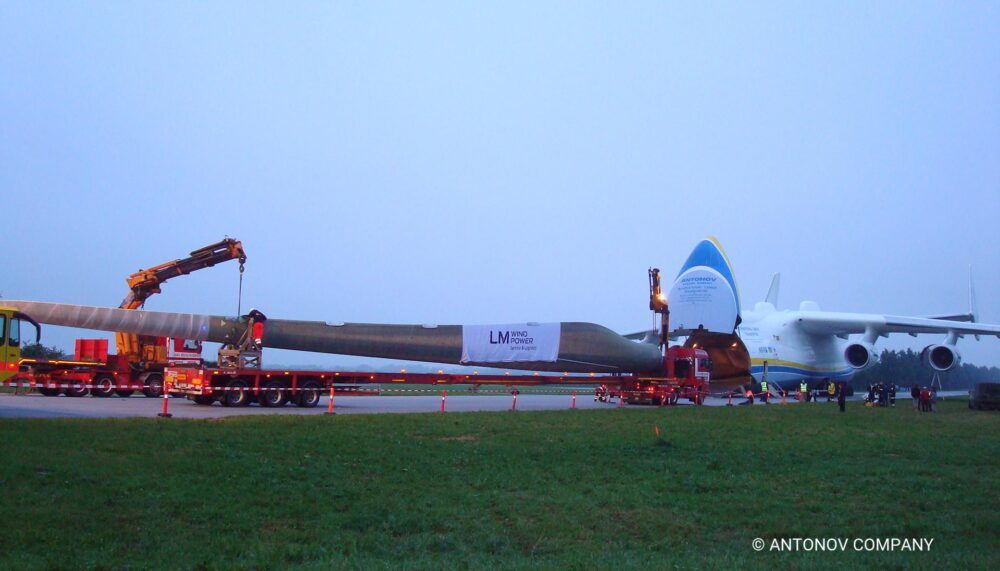 Antonov An-225 Being Loaded With Wind Turbine Blades