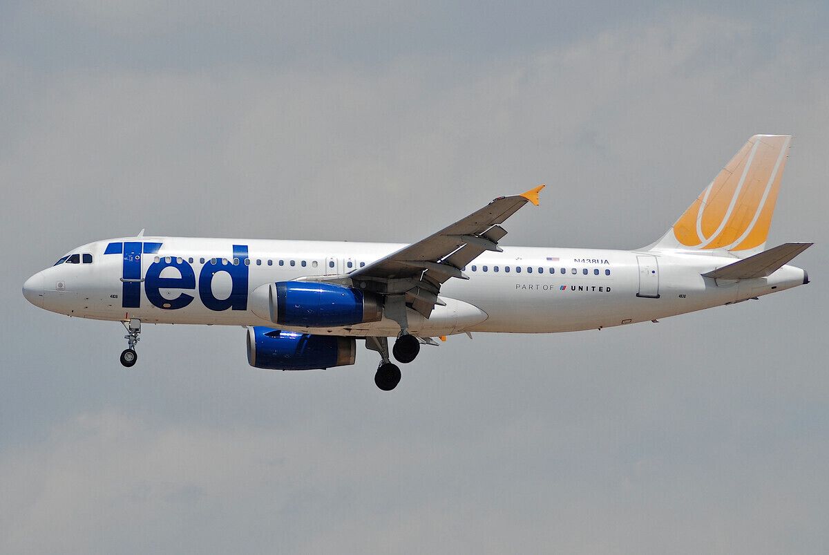 United Airlines Ted Airbus A320