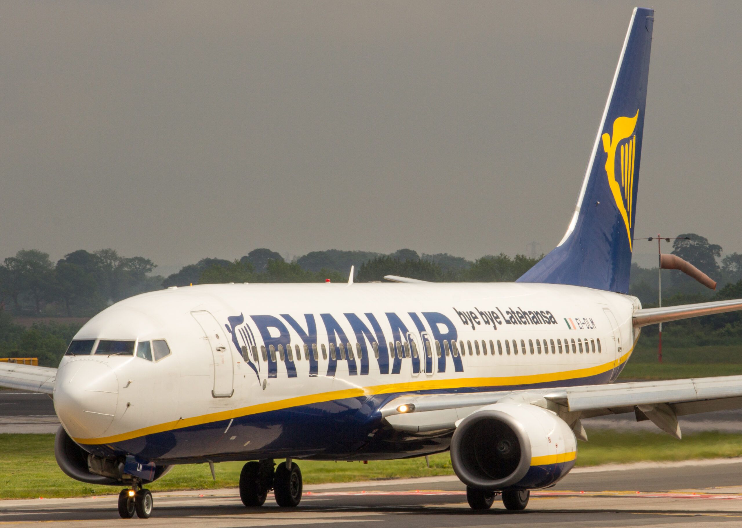 How Much Does It Cost To Advertise On A Ryanair Boeing 737?