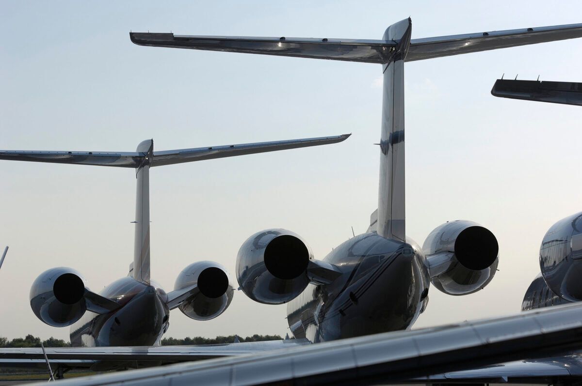 Tennessee's Flight Ticket Campaign Causes Criticism