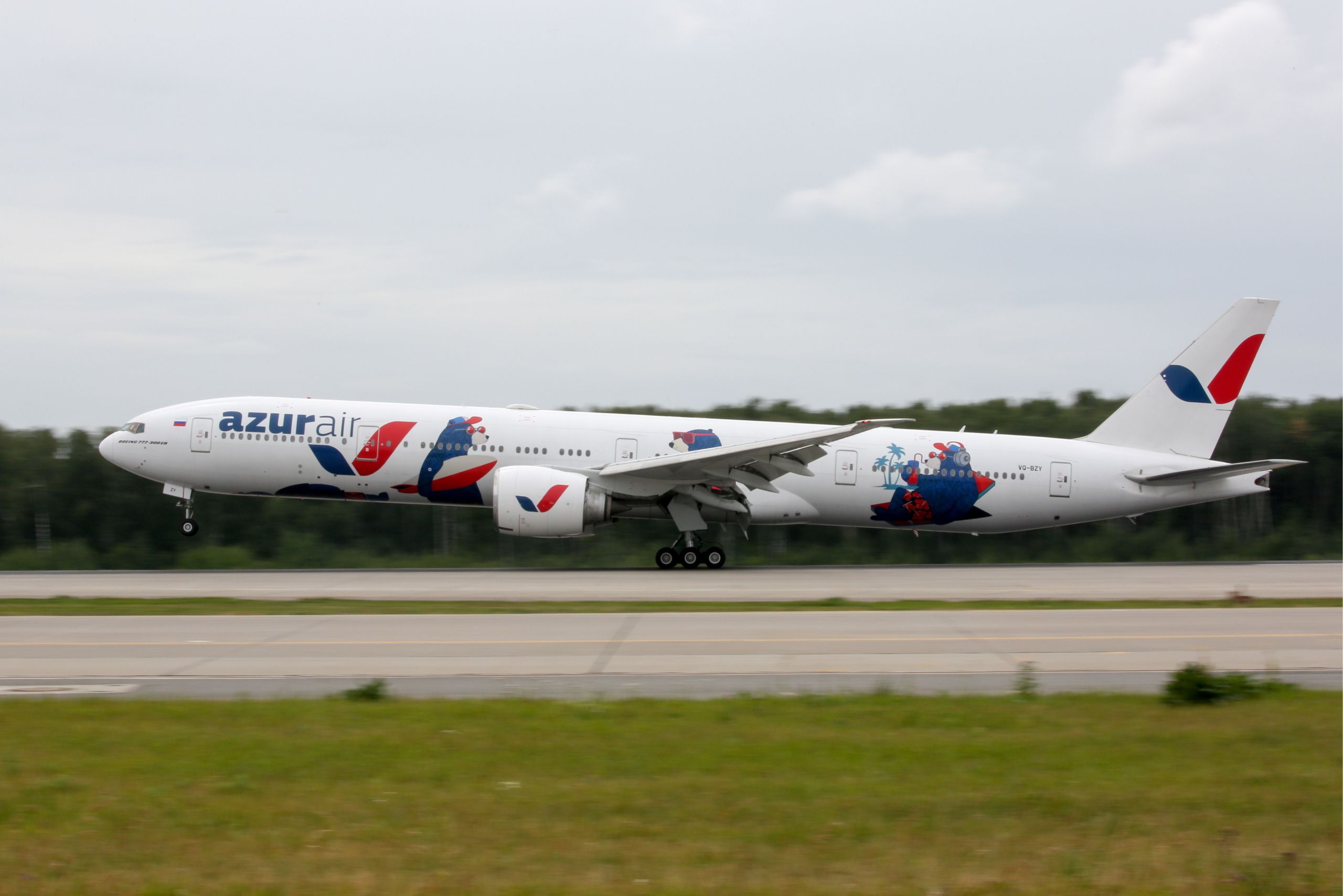 Azur Air puts Boeing 777 jet airliner into service