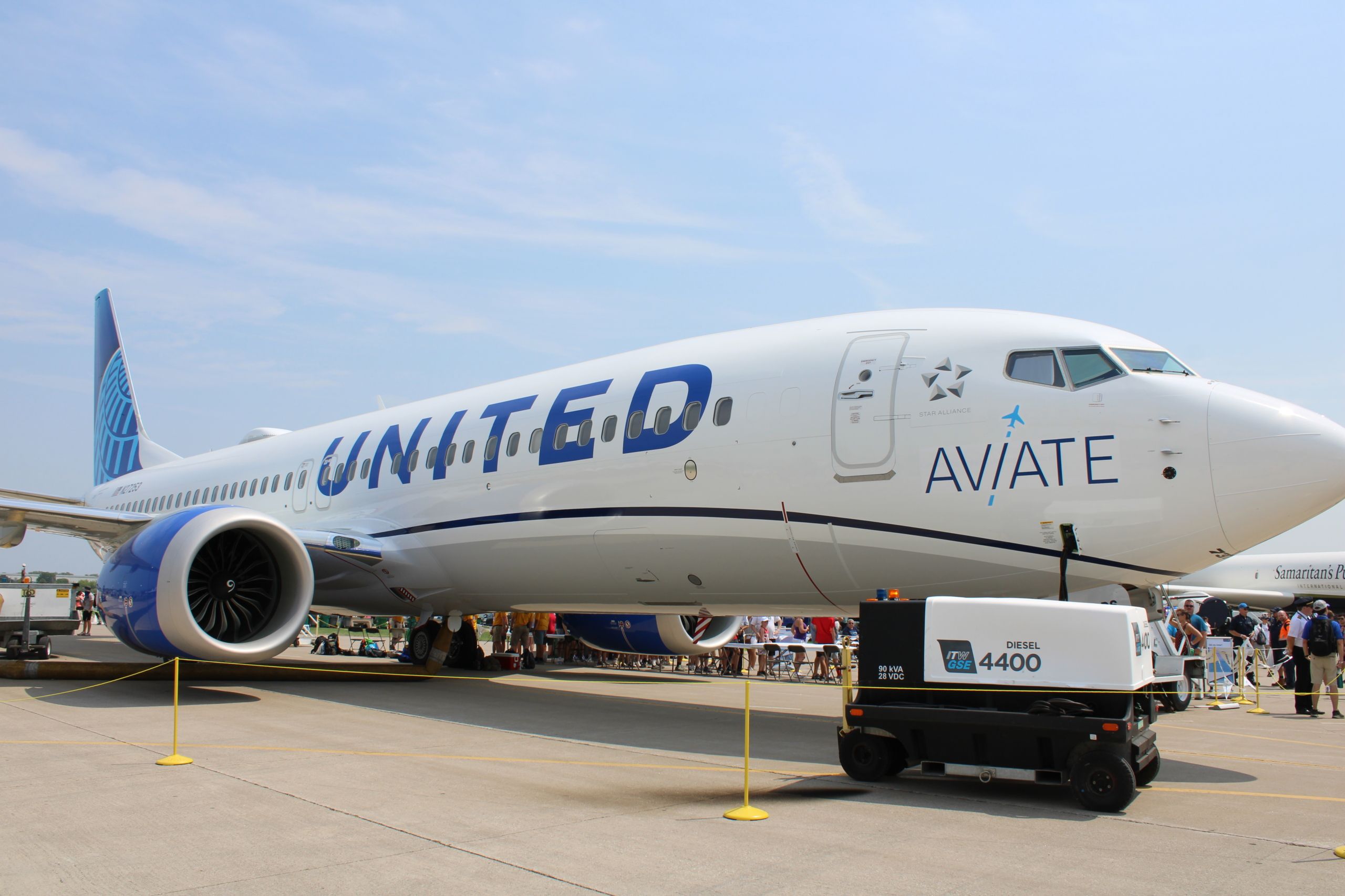 United B 737 MAX