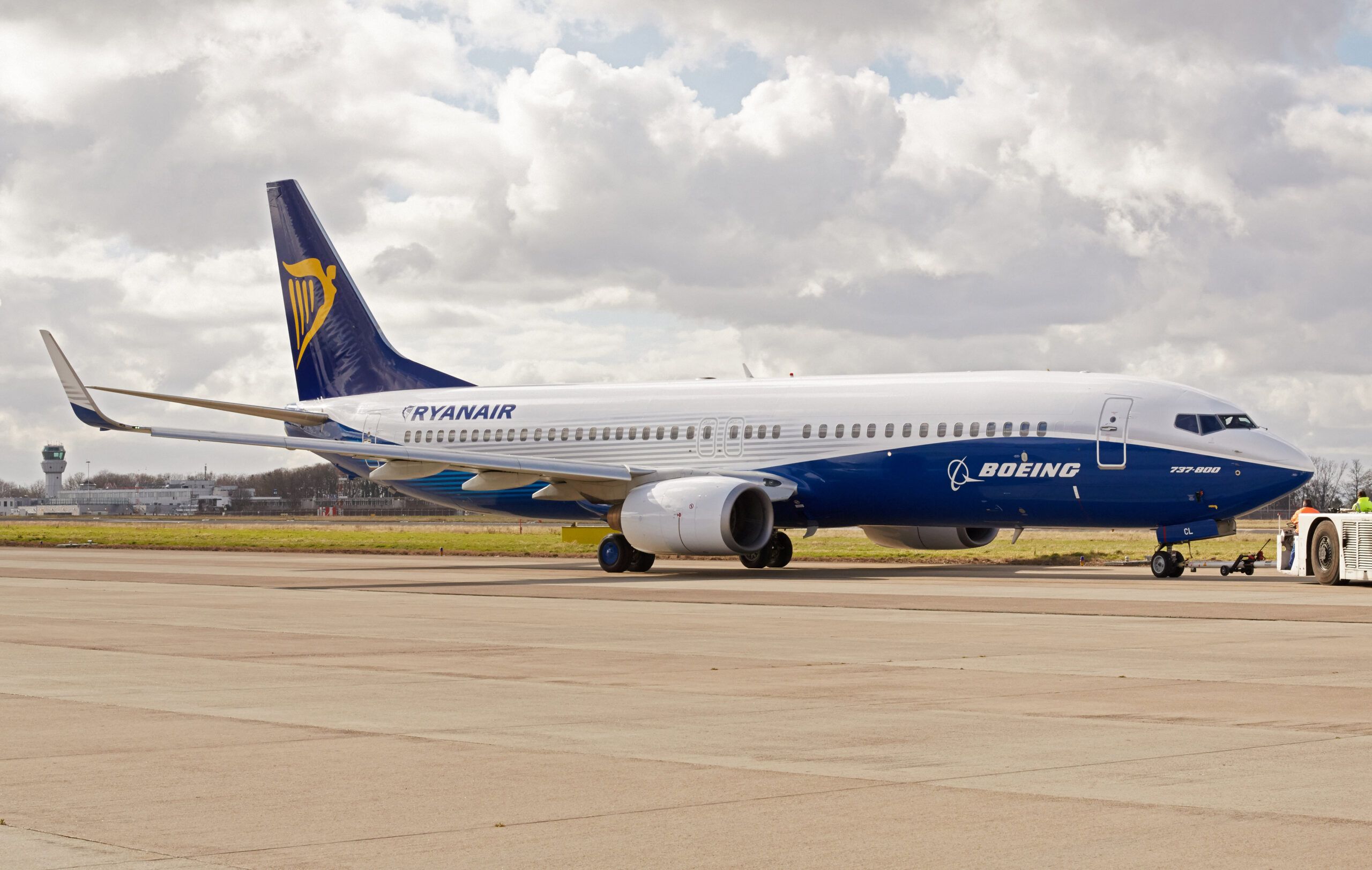 How Much Does It Cost To Advertise On A Ryanair Boeing 737?