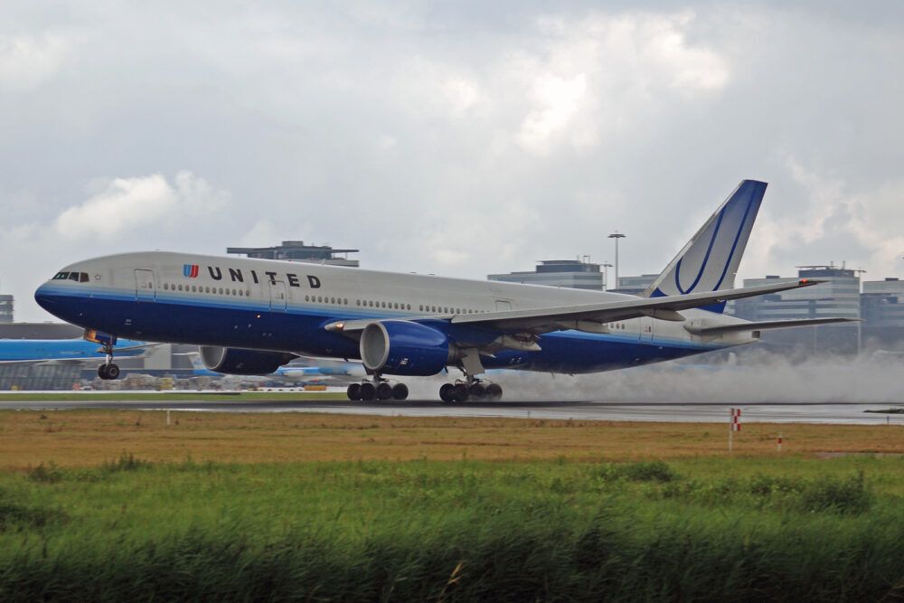 United Airlines Boeing 777 N772UA