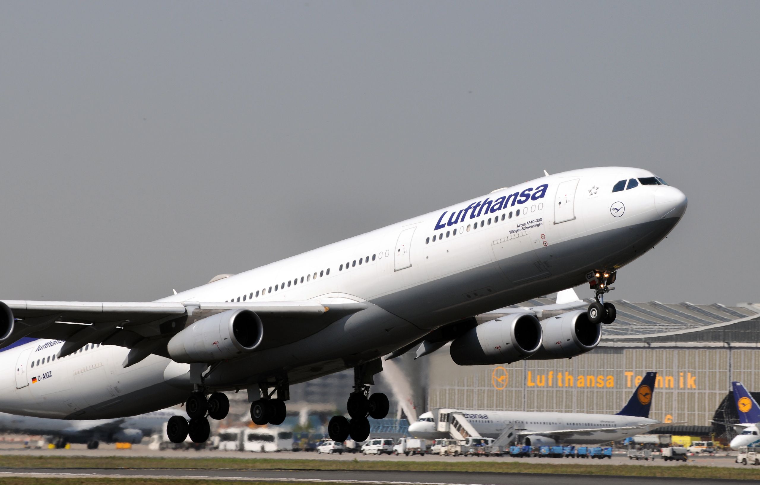Lufthansa, Afghanistan, Airbus A340, Evacuation