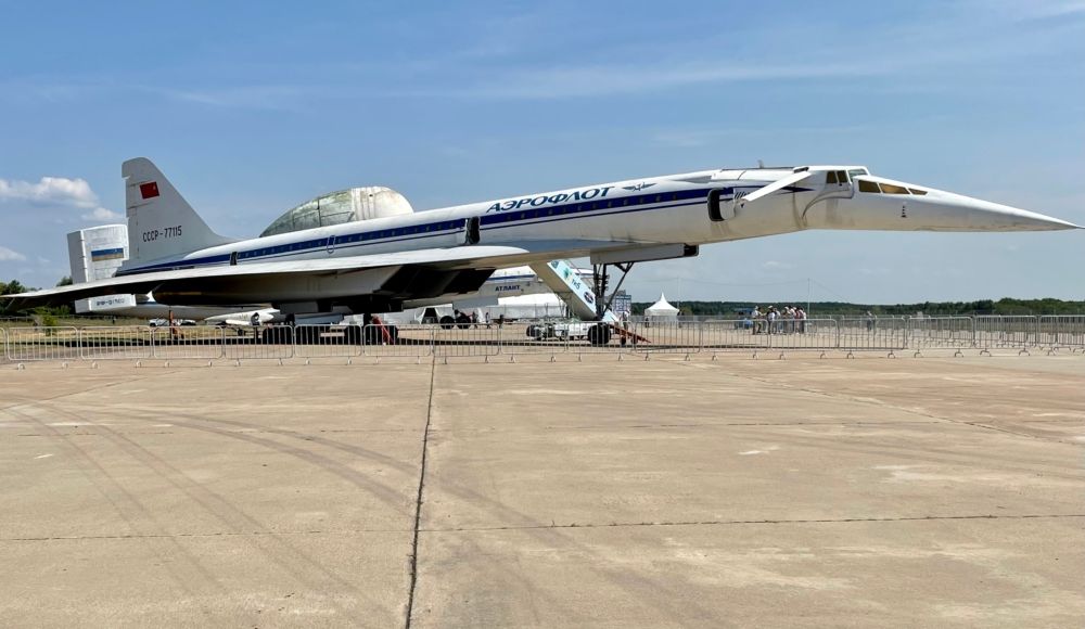 Tupolev Tu-144 Side