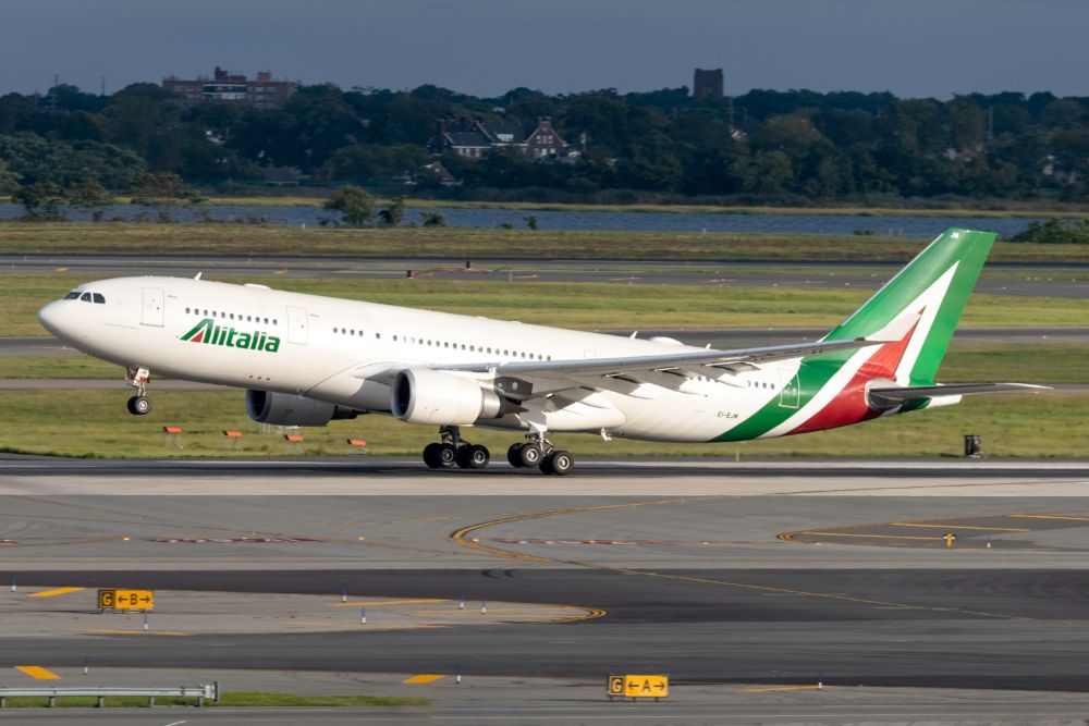 Alitalia A3320