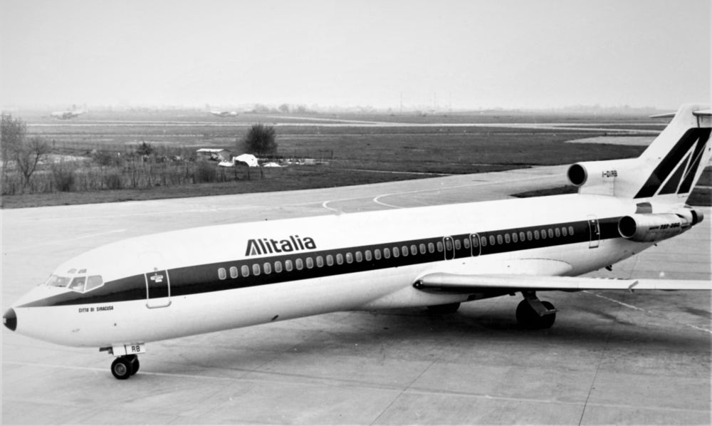 Alitalia Boeing 727. 