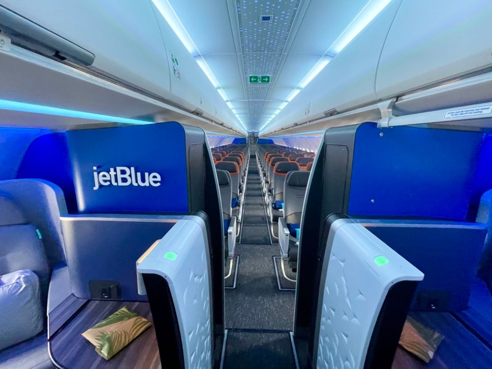 JetBlue A321LR Wide